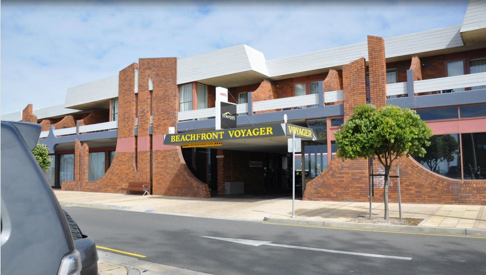 Beachfront Voyager Motor Inn 버니 외부 사진