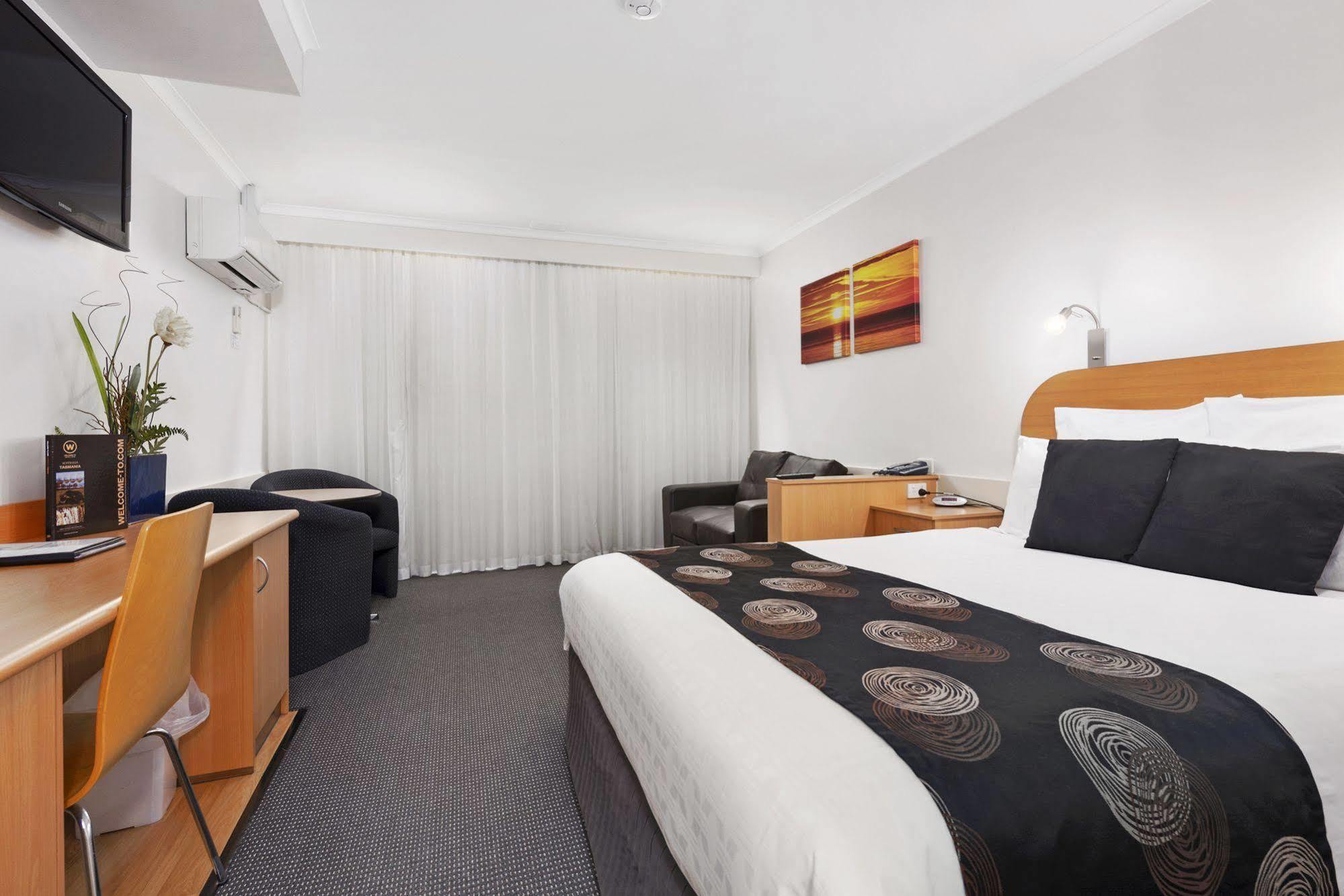 Beachfront Voyager Motor Inn 버니 외부 사진