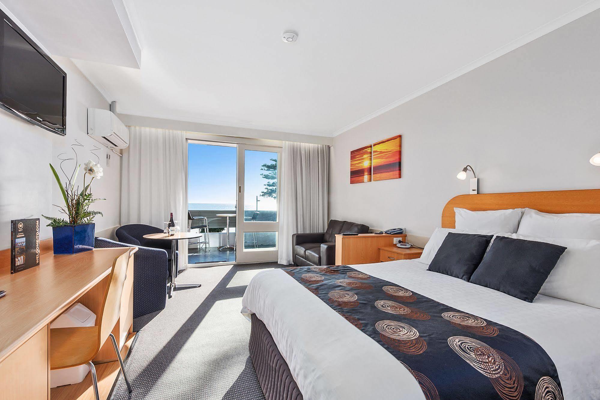 Beachfront Voyager Motor Inn 버니 외부 사진